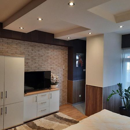 Fenyo Apartman Lägenhet Nagykáta Exteriör bild