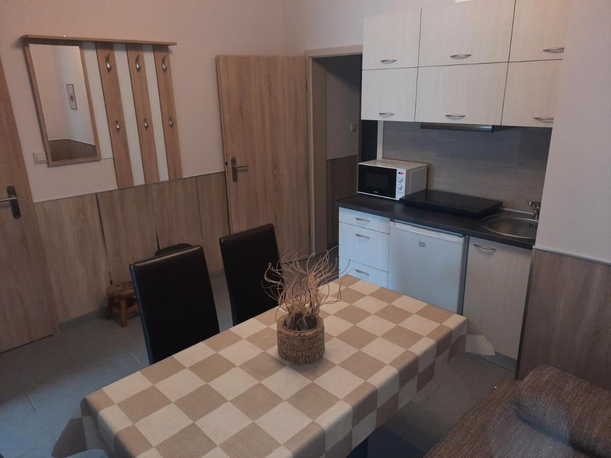 Fenyo Apartman Lägenhet Nagykáta Exteriör bild